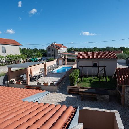 Holiday Home Luka Pridraga エクステリア 写真