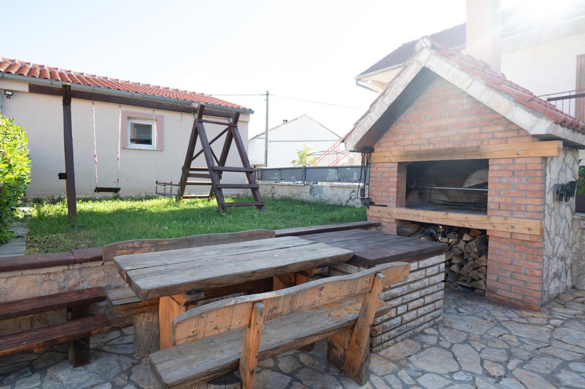Holiday Home Luka Pridraga エクステリア 写真
